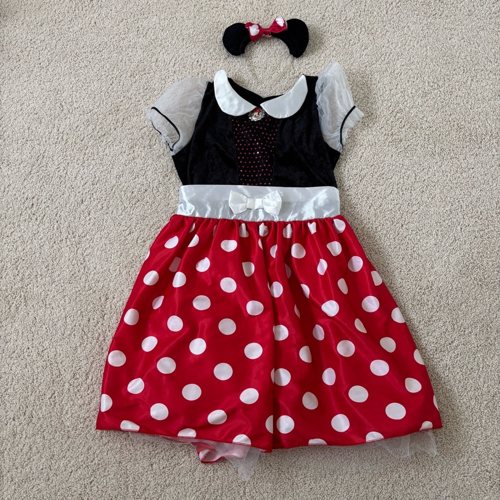 Women’s Minnie Mouse Halloween costume